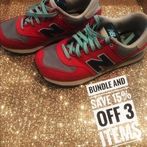 New Balance sneakers sz 8.5 EUC gorgeous colors 👟